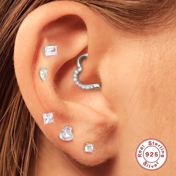 0.5Ct Emerald Cut Rectangular Simulated Diamond Pin Earrings Studs - Picture 3 of 17